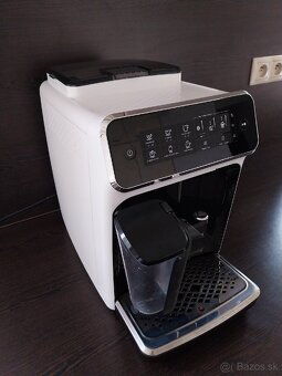 Philips 3300 LatteGo Automatický kávovar EP3243/50 - 4
