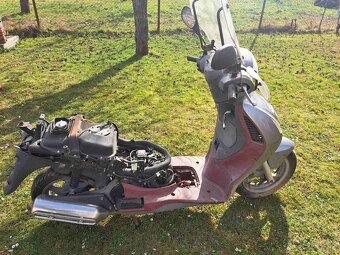 Honda PES 125 . SKUTER ,,, na diely - 4