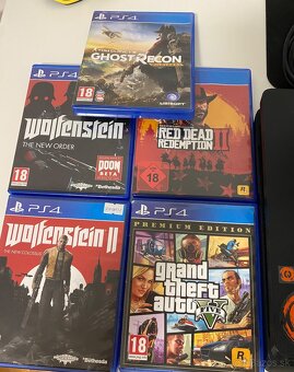Playstation 4 slim 1TB - 4