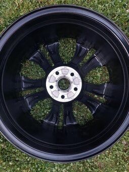 7JX17 5X108 ET47,5 - NOVÉ disky FORD KUGA, PUMA - 4