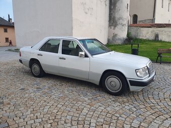 Mercedes W124 200E - 4