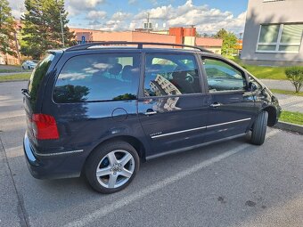 Predám VW Sharan 2.0TDI, 103kW, r.v:2008 - 4
