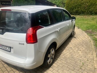 Peugeot 5008 1,6hdi 80w aut,r2010 - 4