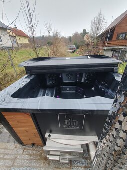 Hranatá akrylátová vírivka ECO - 4