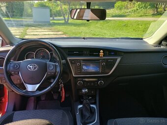 Toyota Auris - 4