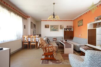 Dvojgeneračný čiastočne zrekonštruovaný rodinný dom - Veľká - 4