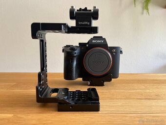Sony A7 III telo + smallrig , top stav - 4