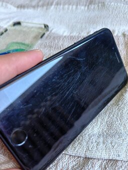 Iphone 7 čierny 32 gb používaný plne funkčný je v horšom sta - 4