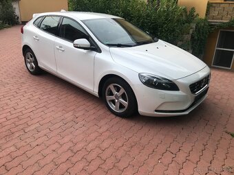 Predám Volvo V40 disel 5 valec 110 kW Rv 2015 - 4