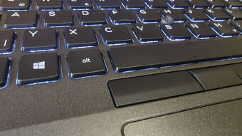 Notebook Dell Latitude 5500 - 15.6" / i7 8665u / 32GB DDR4 - 4