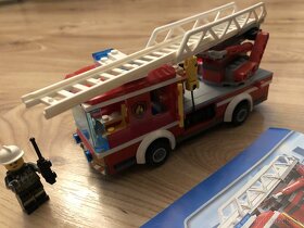 Lego CITY 60107 - Hasičské auto s rebríkom - 4