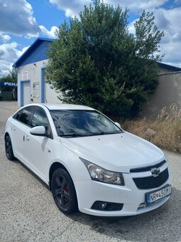 Chevrolet cruz 1,6 2010 - 4