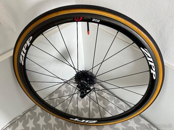 Zipp 202 Firecrest Carbon plášťové kolesá - 4