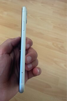 iPhone 11 - 4