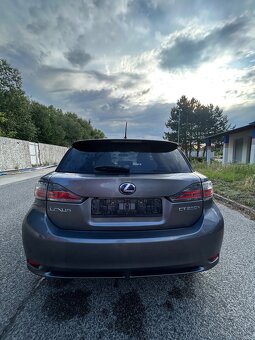 Lexus CT 200h 2012 280tis km servisovane v Lexuse - 4