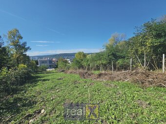 Slnečný stavebný pozemok 706 m2 v BA-Lamači na predaj - 4