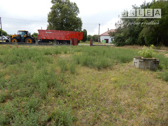 Slnečný pozemok 812 m2, Hronovce, okr. Levice - 4