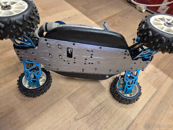 RC benzínové auto 1:8 - 4