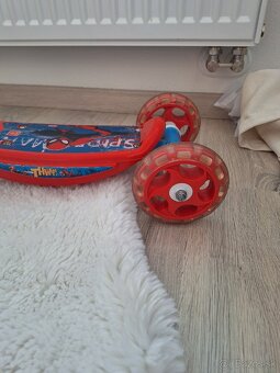 Kolobežka s tromi kolesami - 4