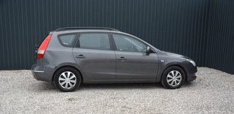Hyundai i30 CW 1.6 Crdi - 4