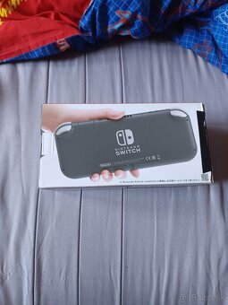 Nintendo Switch Lite - 4