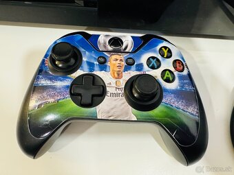 8 - TOP STAV XBOX ONE,3x ovládač,FIFA2020,GTA Liberty,C.S.I - 4