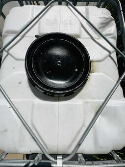 Nádrž na vodu 1000 l - 4