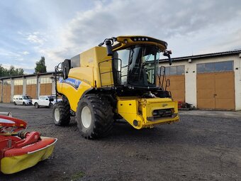 New Holland CR 8.90 - 4