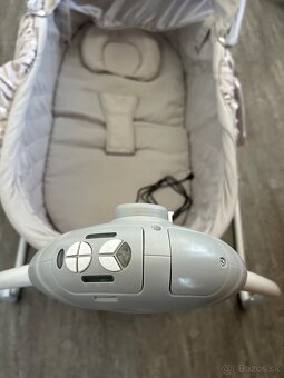 Detská kolíska NEW BABY Swingy s melódiami a časovačo - 4