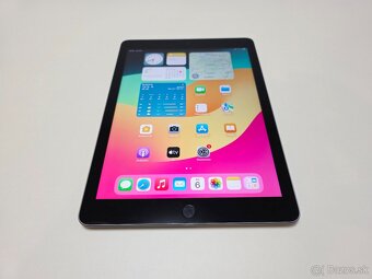 Apple iPad 9.7 Wi-Fi 32GB Silver MR7F2LL/A 6Generácia - 4