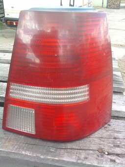 Predam zadne svetla vw golf 4 combi - 4