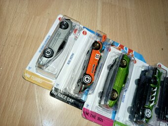 Hot Wheels - 4