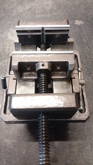 Zverak pod vrtacku - 4