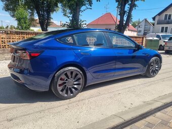 Tesla Model 3 Performance - 4