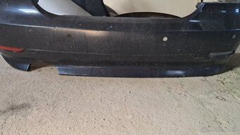 Predám zadný nárazník na bmw e60 a e61 - 4