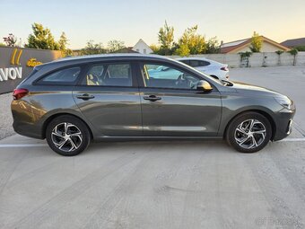 Hyundai i30 CW 1.6CRDi automat - 4