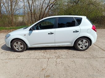 Kia Cee`d 1,6 CRDi 1800€ (1700€) - 4