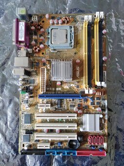 Dosky na Windows XP, chipset 945 aj s procesorom - 4