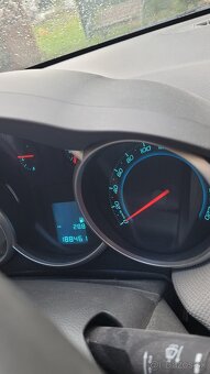 Chevrolet Cruze 1.6 - 4