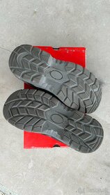 Pracovná ochranná obuv s ocelovou špičkou (veľkosť 38) - 4