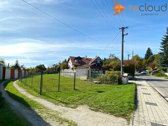 Stavebný pozemok v obci Častá – Zámocká ulica, len 1 km od h - 4