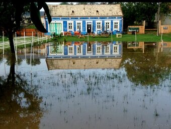 Výnimočná udalosť s dvomi domami a - 4