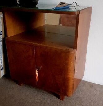 šatníková skriňa , stolik, kuchynský stôl, malá skrinka,lamp - 4