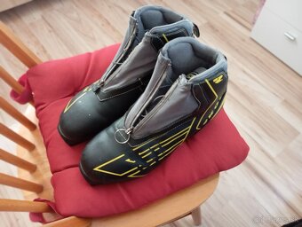 Predám bežecké lyže - 4