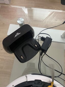 Robotický vysávač ETA - 4