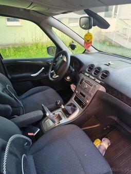 Ford galaxy - 4