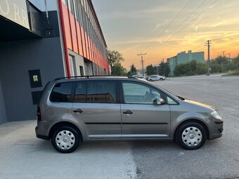 Volkswagen Touran TrendLine 1.6 Benzin = Top Stav = - 4