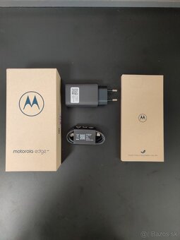 Motorola Moto Edge 40 256GB - Čierna - 4
