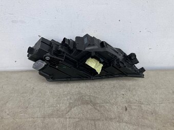 ŠKODA OCTAVIA 3 III LIFT 17- ĽAVÉ PREDNÉ SVETLO FULL LED - 4