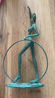 Bronzová soška – gymnastka 🤸✨ - 4
